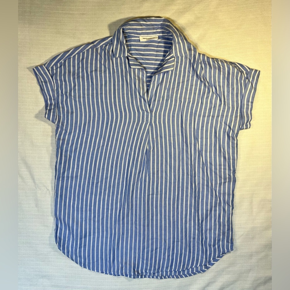 beachlunchlounge Blue and White Striped cap sleeve blouse Top size M Medium D33